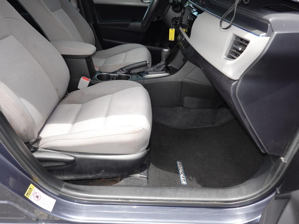 Toyota Corolla Vehicle Full-screen Gallery Image 22