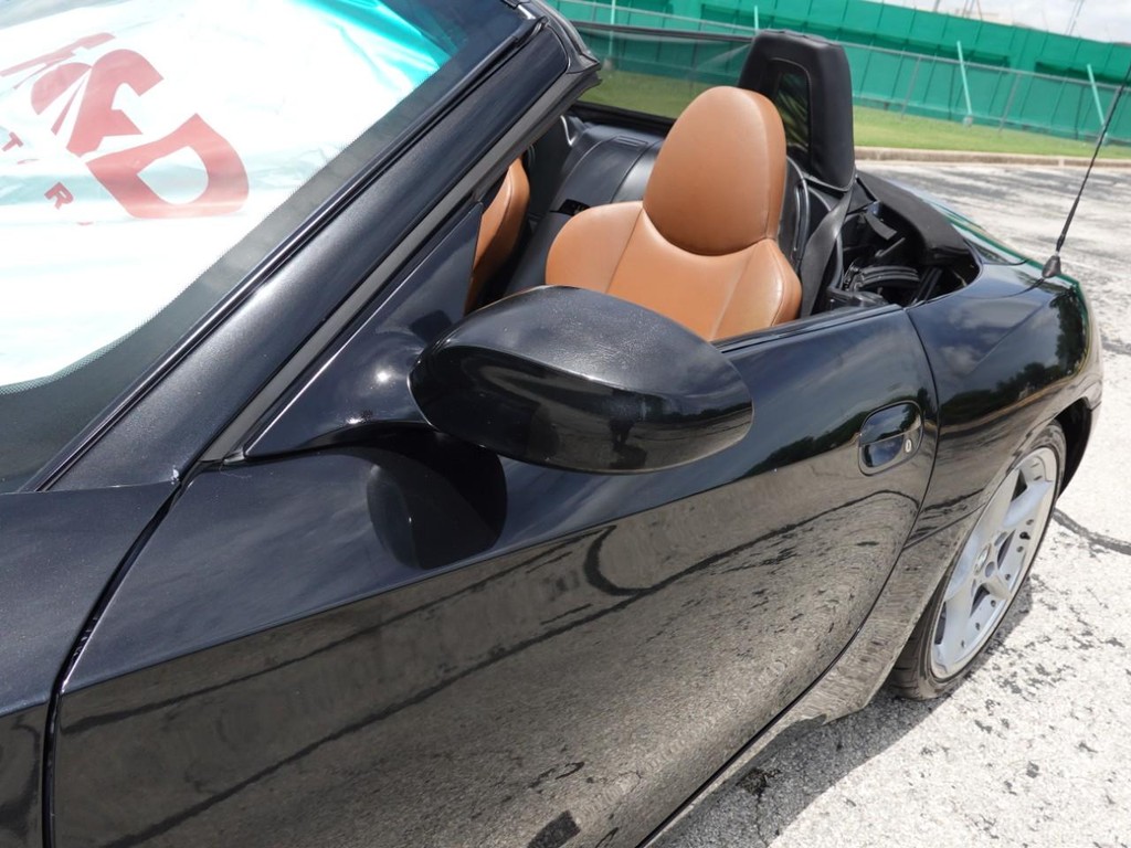 BMW Z4 Vehicle Full-screen Gallery Image 11