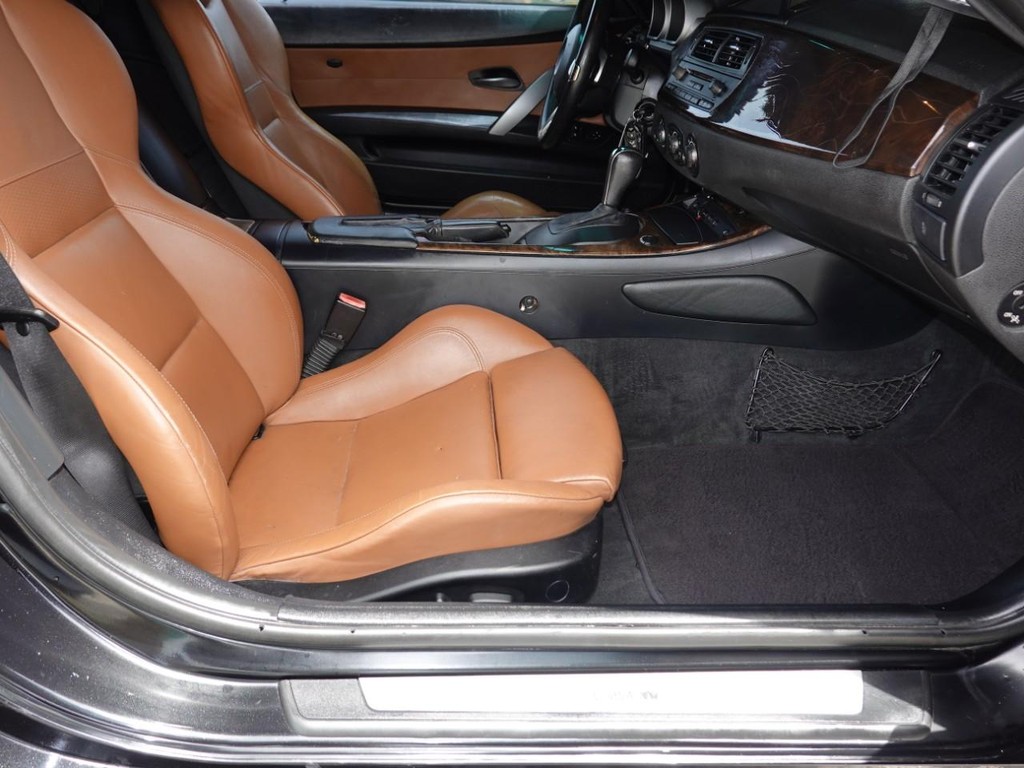 BMW Z4 Vehicle Full-screen Gallery Image 20