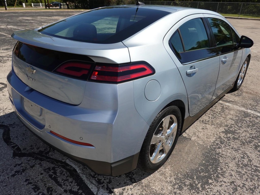Chevrolet Volt Vehicle Full-screen Gallery Image 07