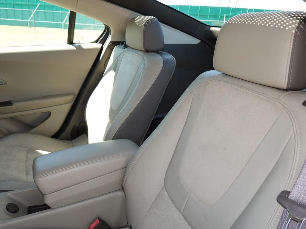 Chevrolet Volt Vehicle Full-screen Gallery Image 18