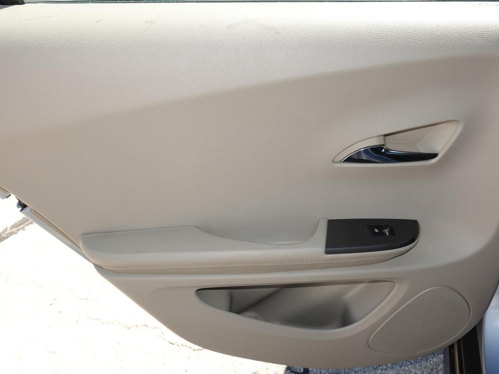 Chevrolet Volt Vehicle Full-screen Gallery Image 19