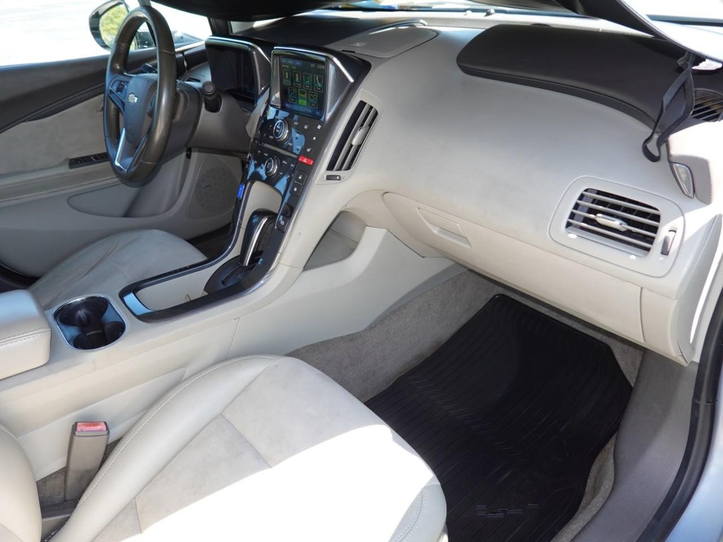 Chevrolet Volt Vehicle Full-screen Gallery Image 20