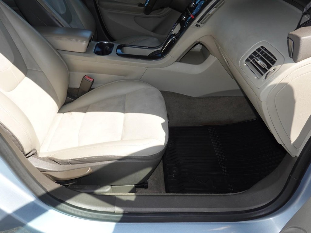Chevrolet Volt Vehicle Full-screen Gallery Image 21