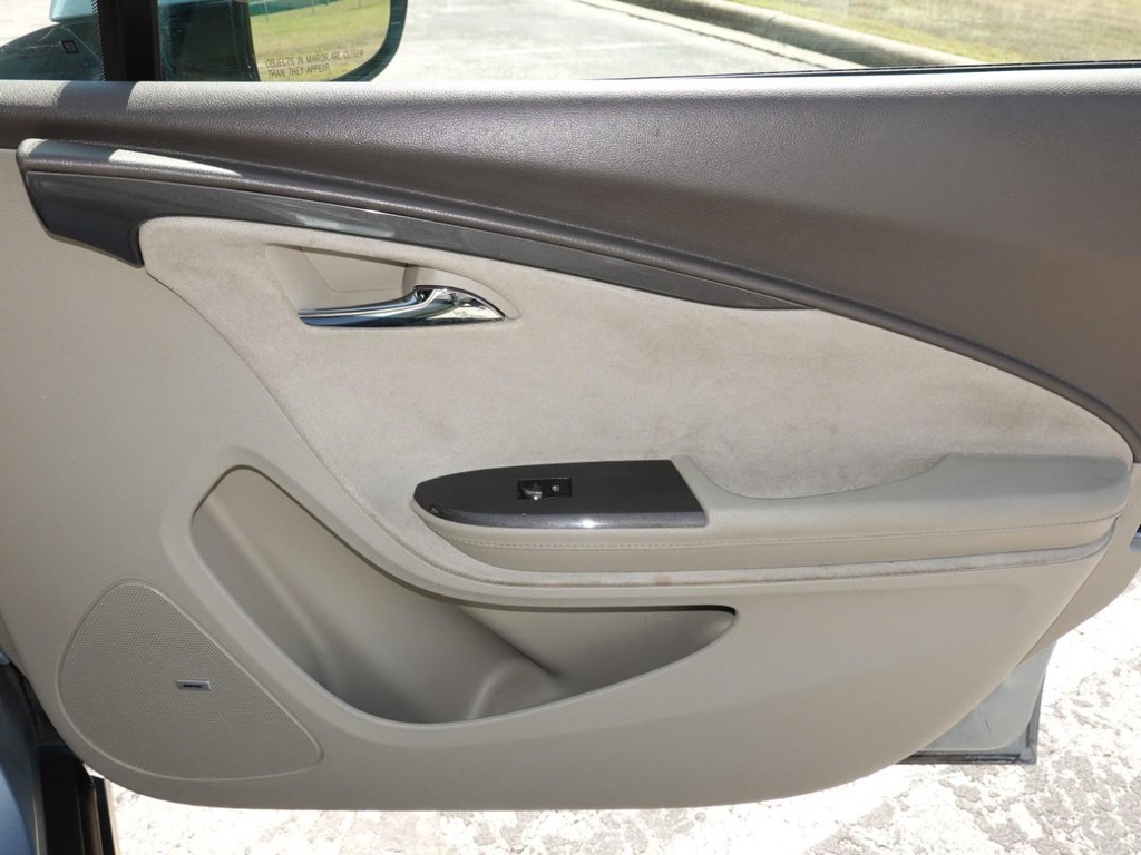 Chevrolet Volt Vehicle Full-screen Gallery Image 22