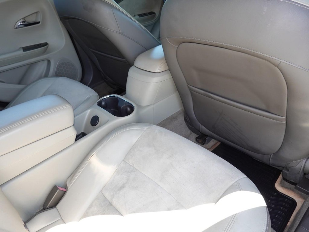 Chevrolet Volt Vehicle Full-screen Gallery Image 23