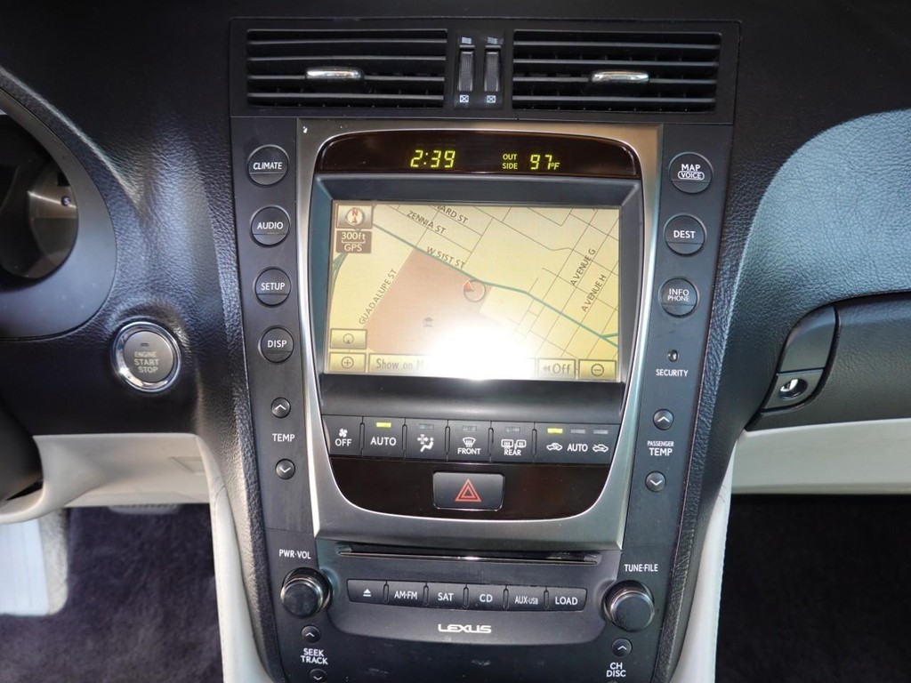 Lexus GS 350 Vehicle Full-screen Gallery Image 14