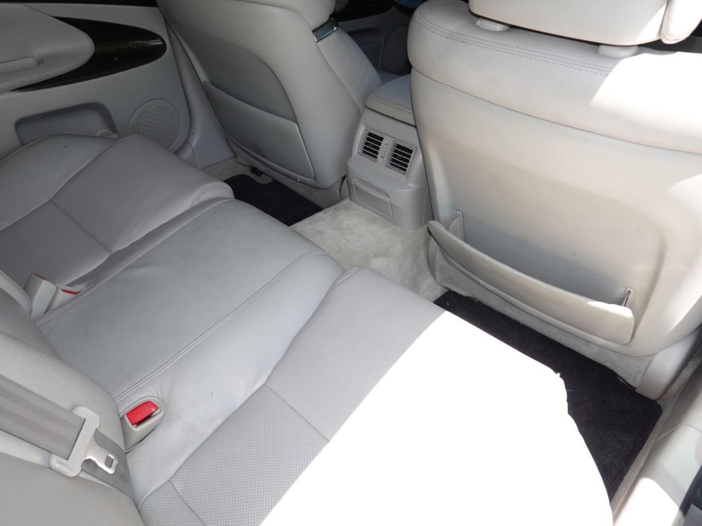 Lexus GS 350 Vehicle Full-screen Gallery Image 24