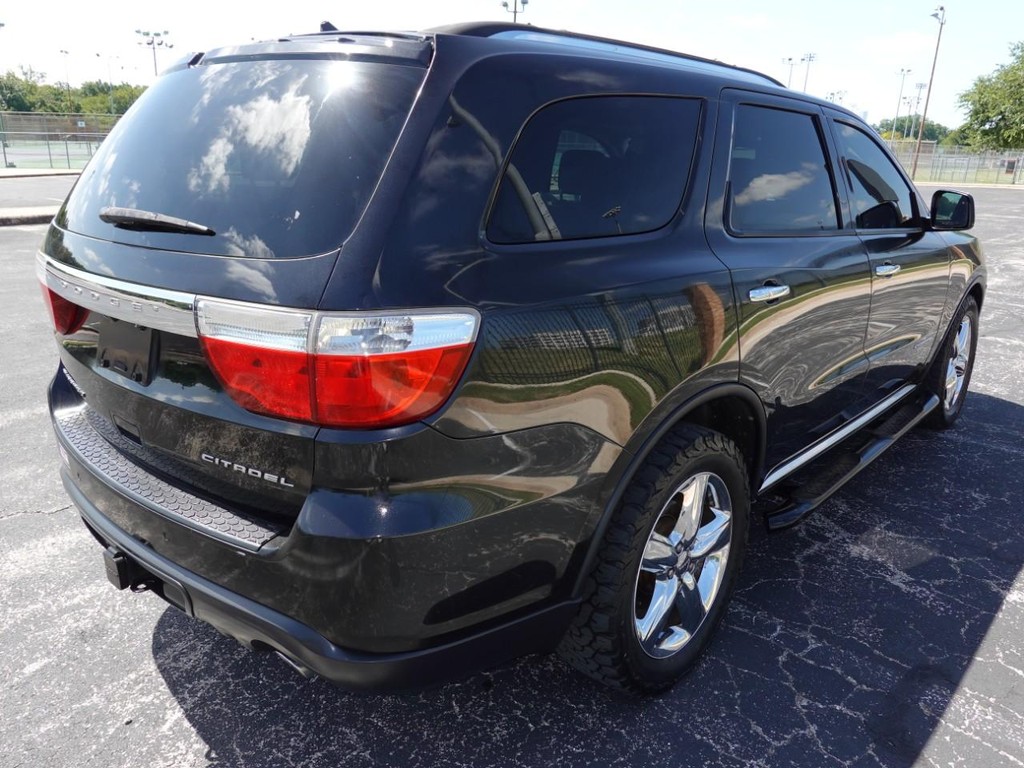 Dodge Durango Vehicle Full-screen Gallery Image 07