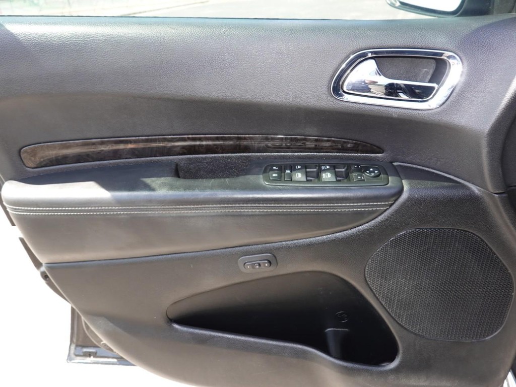 Dodge Durango Vehicle Full-screen Gallery Image 18
