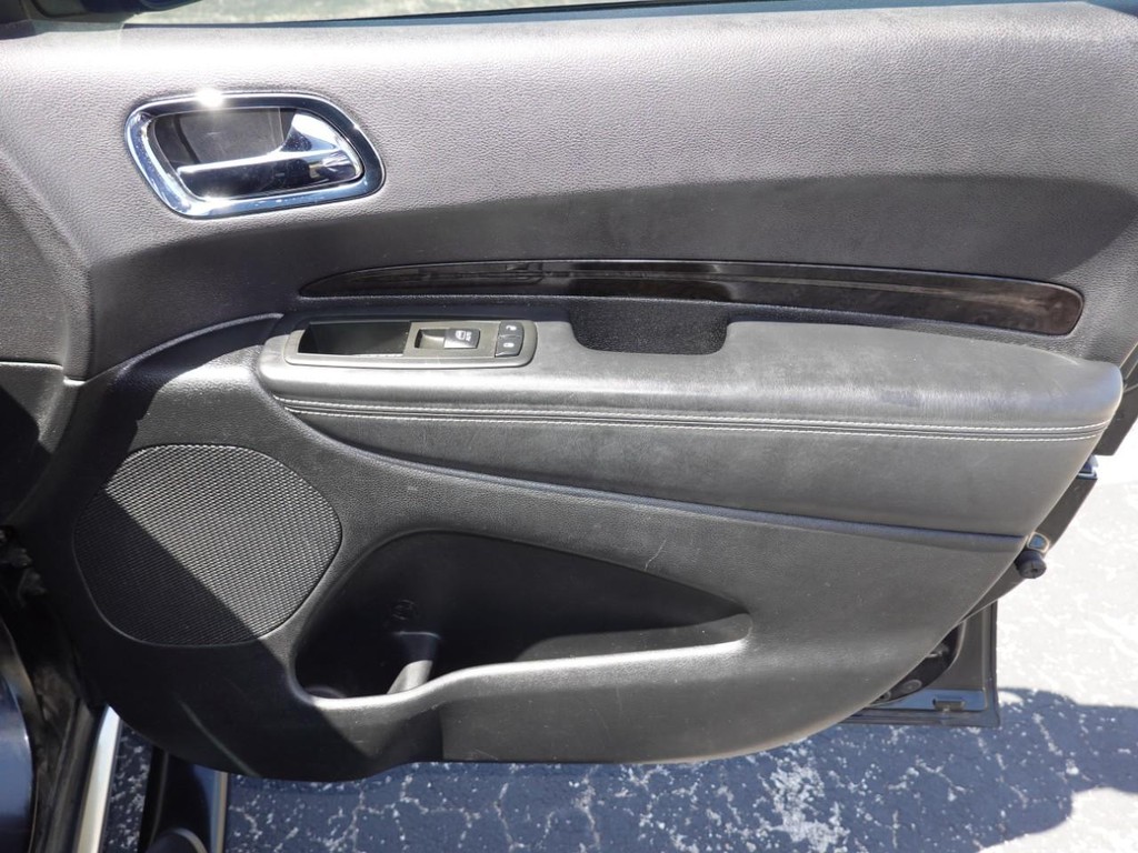 Dodge Durango Vehicle Full-screen Gallery Image 24