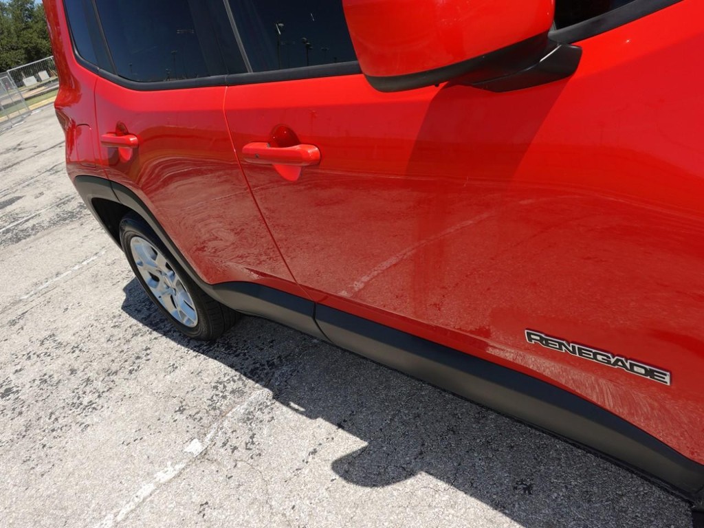 Jeep Renegade Vehicle Full-screen Gallery Image 09