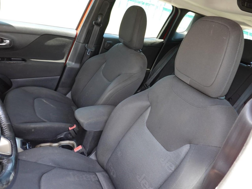 Jeep Renegade Vehicle Full-screen Gallery Image 14
