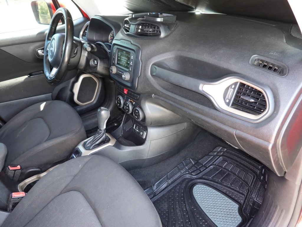 Jeep Renegade Vehicle Full-screen Gallery Image 19