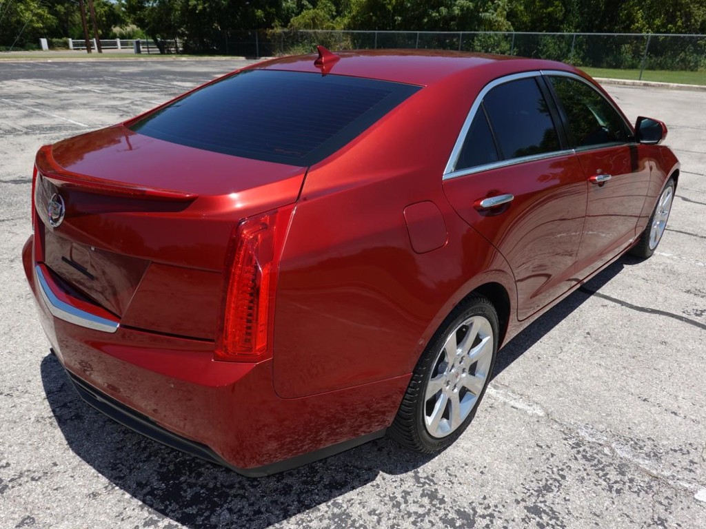 Cadillac ATS Vehicle Full-screen Gallery Image 07