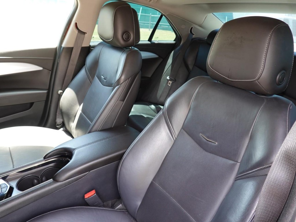 Cadillac ATS Vehicle Full-screen Gallery Image 15