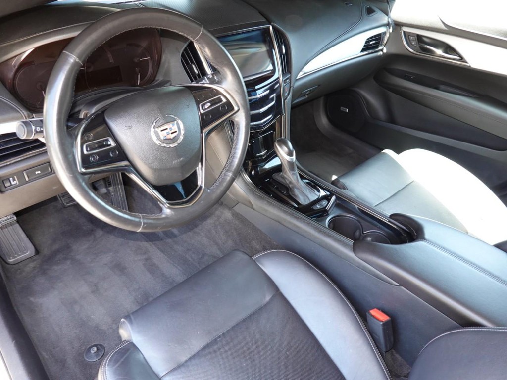 Cadillac ATS Vehicle Full-screen Gallery Image 17