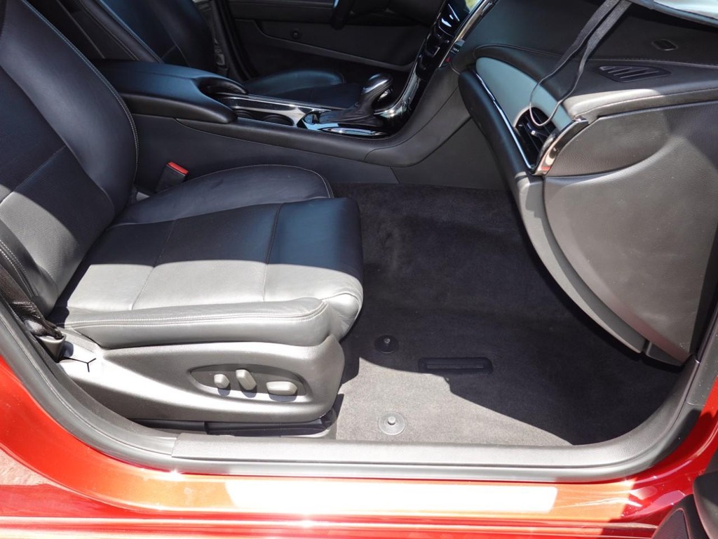 Cadillac ATS Vehicle Full-screen Gallery Image 22