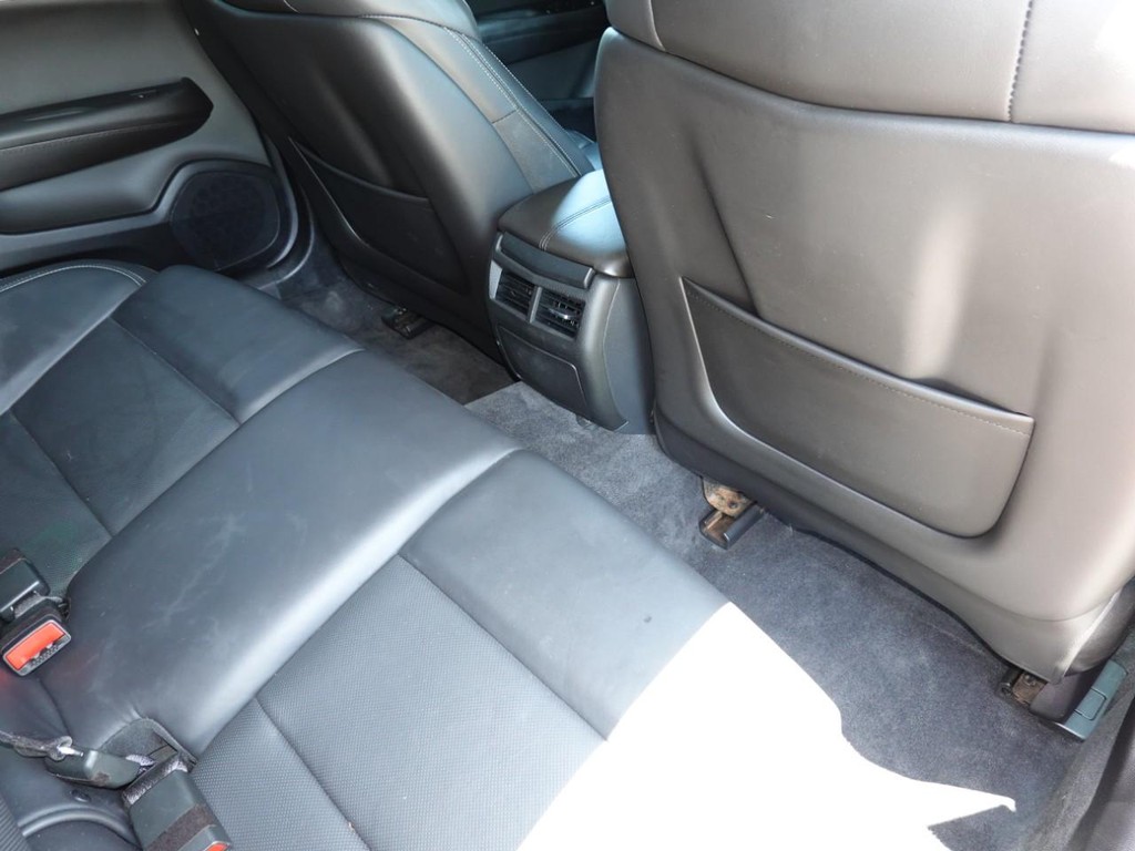 Cadillac ATS Vehicle Full-screen Gallery Image 24