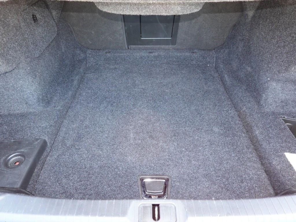Cadillac ATS Vehicle Full-screen Gallery Image 26