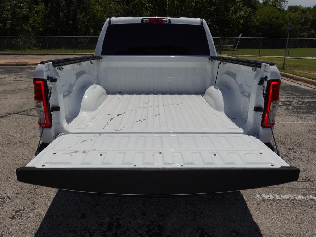 Ram 1500 Vehicle Full-screen Gallery Image 05