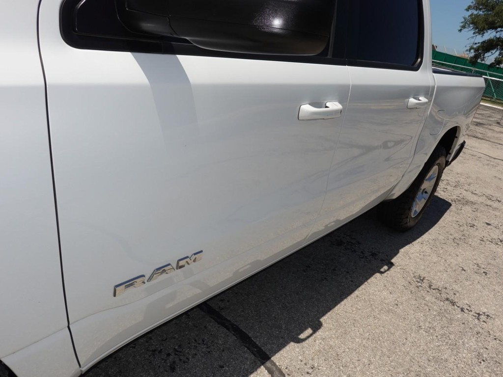 Ram 1500 Vehicle Full-screen Gallery Image 08