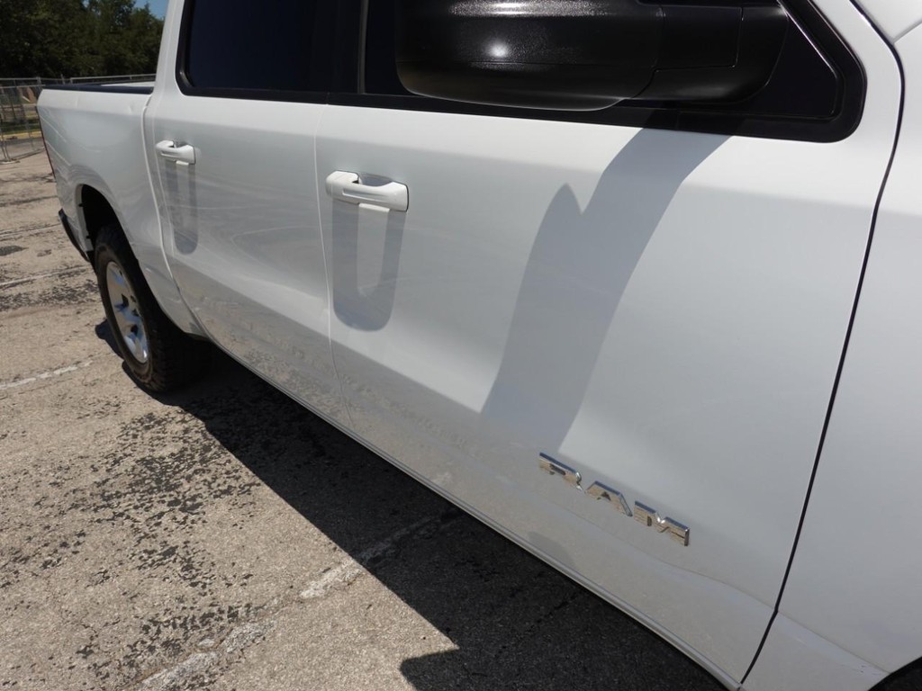 Ram 1500 Vehicle Full-screen Gallery Image 09