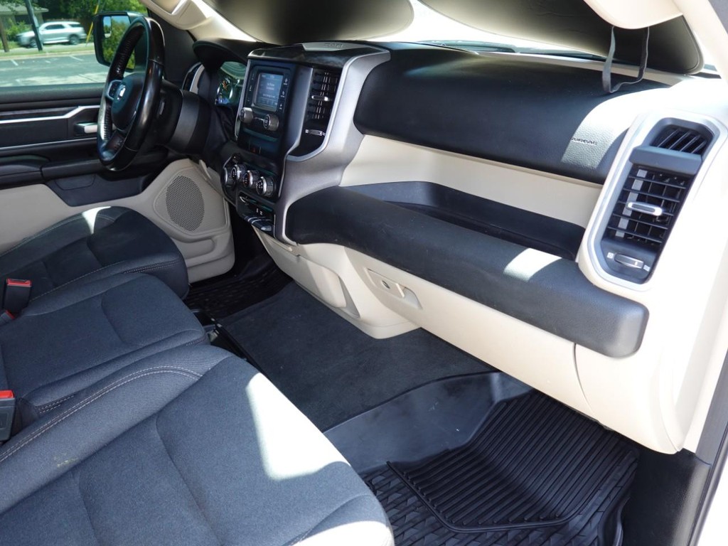 Ram 1500 Vehicle Full-screen Gallery Image 19