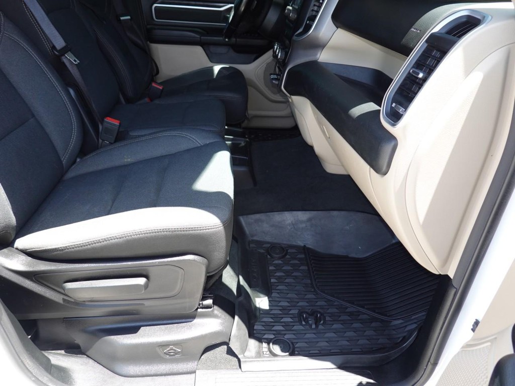 Ram 1500 Vehicle Full-screen Gallery Image 20