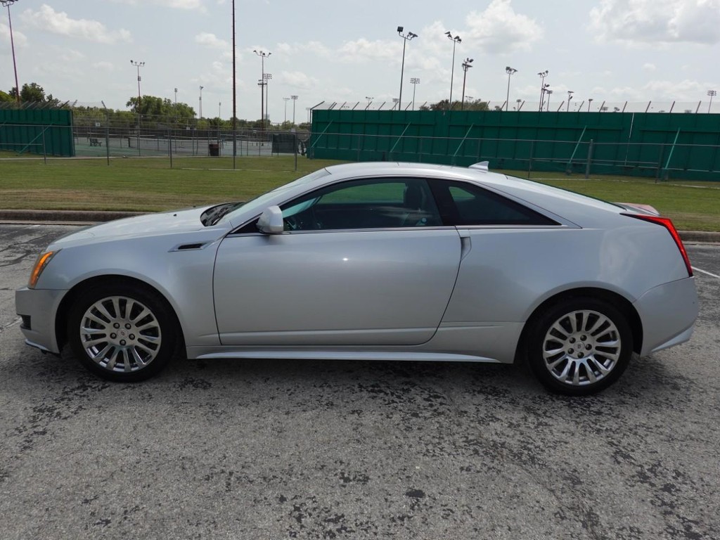 Cadillac CTS Coupe Vehicle Full-screen Gallery Image 04