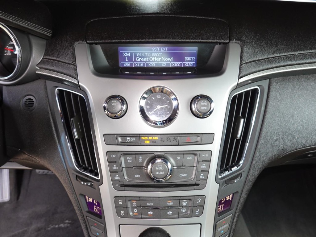 Cadillac CTS Coupe Vehicle Full-screen Gallery Image 14