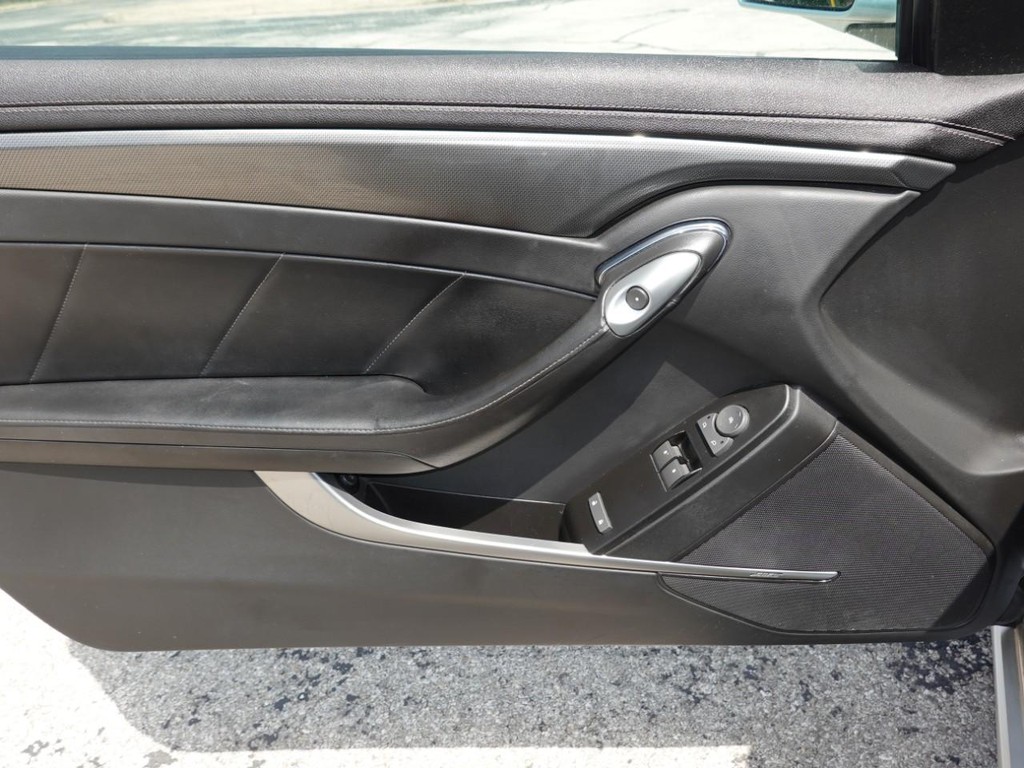 Cadillac CTS Coupe Vehicle Full-screen Gallery Image 17