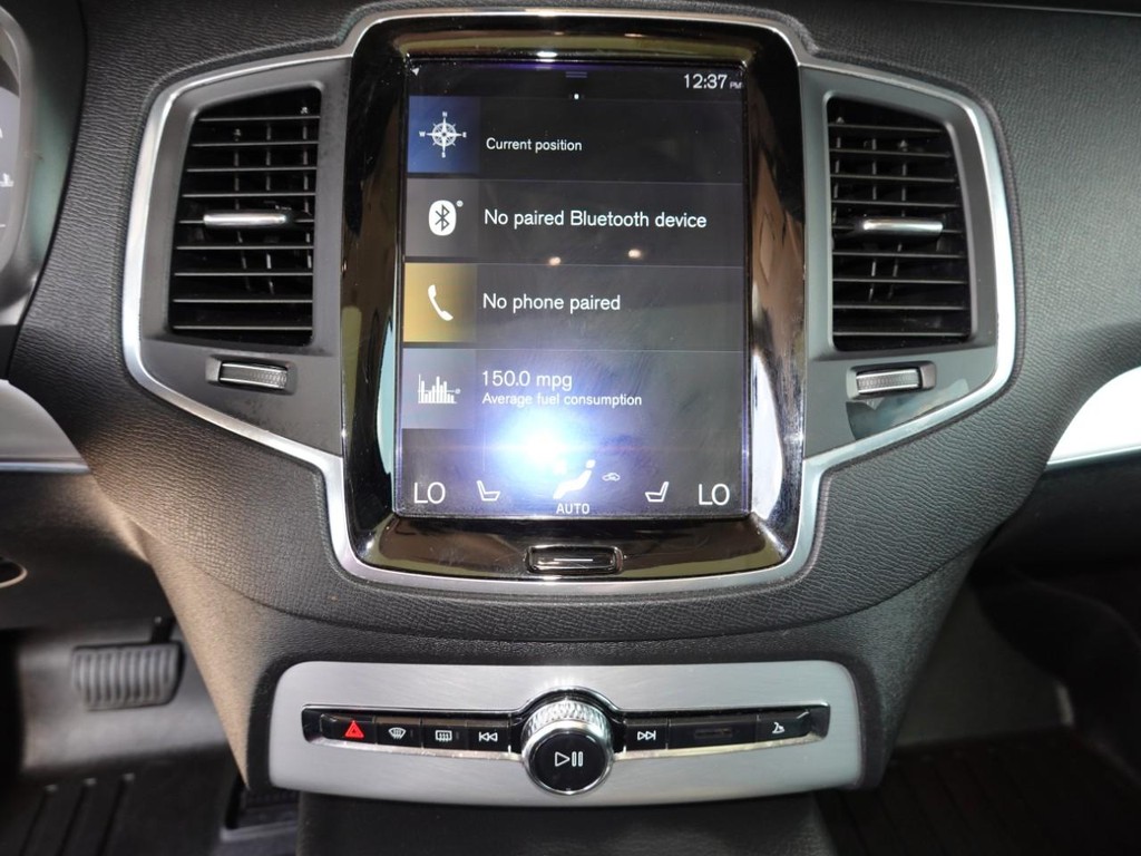 Volvo XC90 Vehicle Full-screen Gallery Image 10