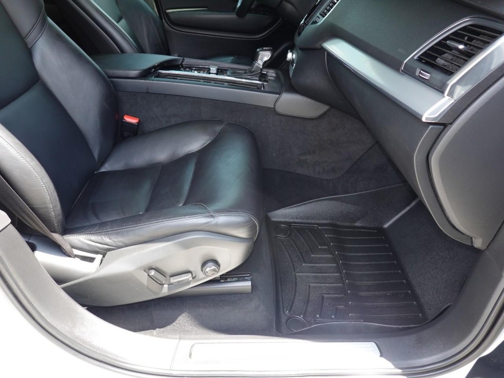 Volvo XC90 Vehicle Full-screen Gallery Image 20