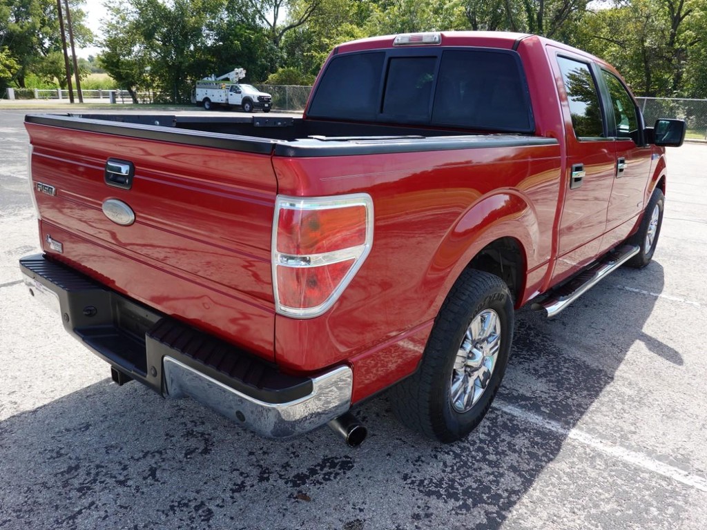Ford F-150 Vehicle Full-screen Gallery Image 08