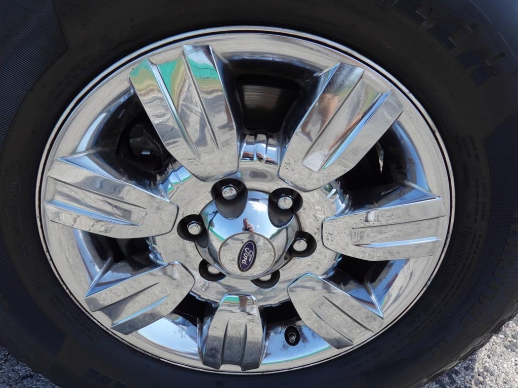 Ford F-150 Vehicle Full-screen Gallery Image 10