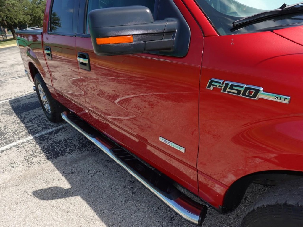 Ford F-150 Vehicle Full-screen Gallery Image 12