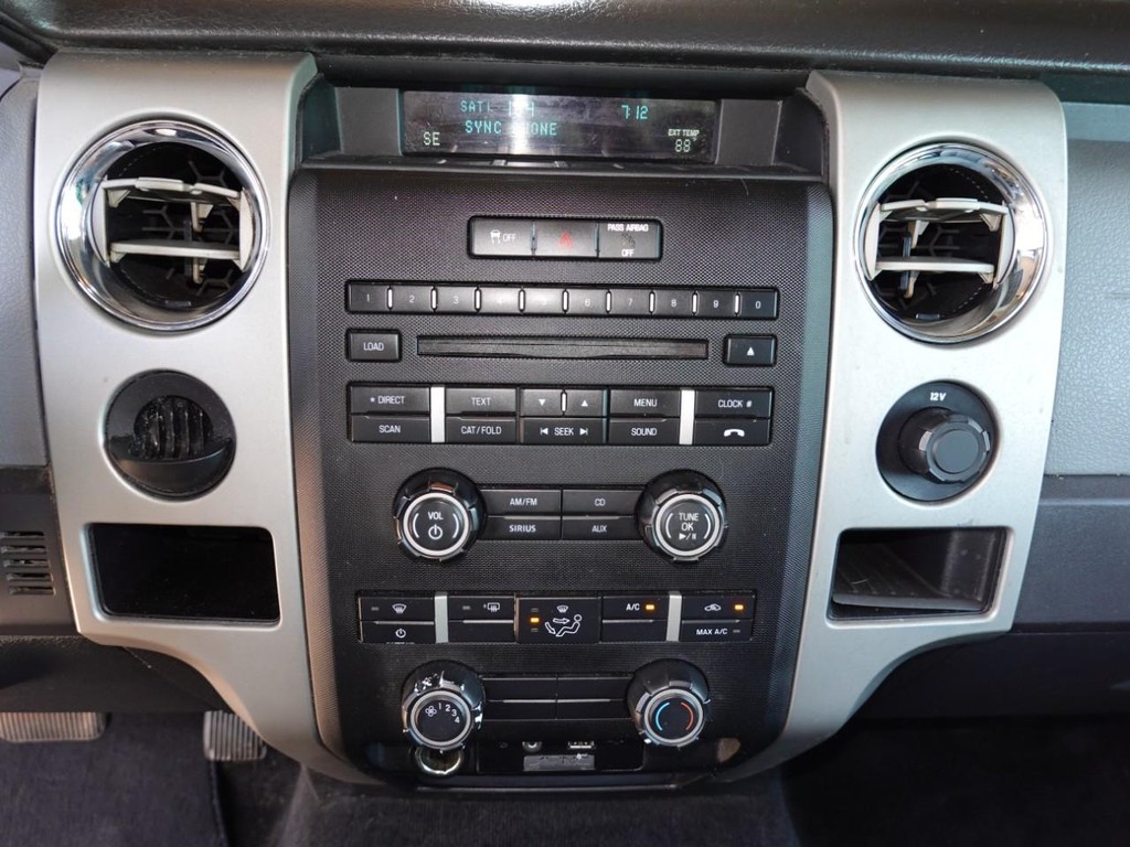Ford F-150 Vehicle Full-screen Gallery Image 15