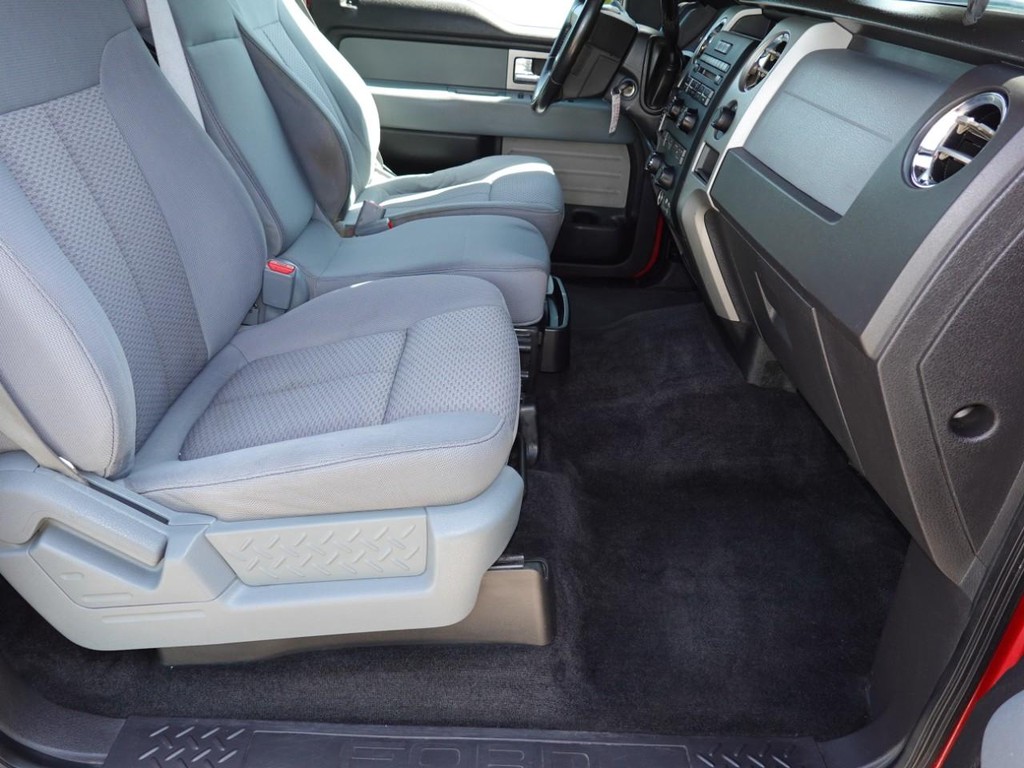Ford F-150 Vehicle Full-screen Gallery Image 22
