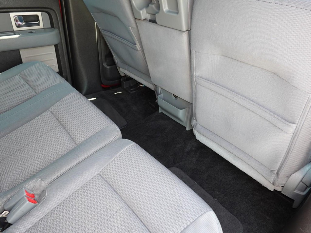 Ford F-150 Vehicle Full-screen Gallery Image 24