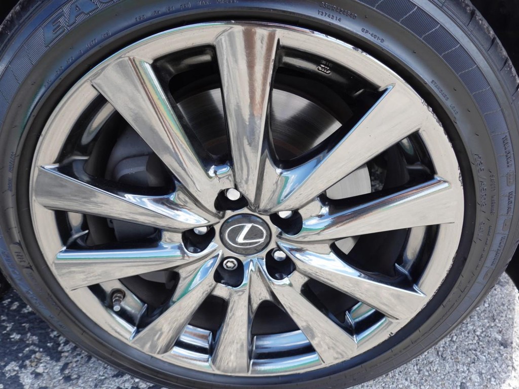 Lexus GS 350 Vehicle Full-screen Gallery Image 09