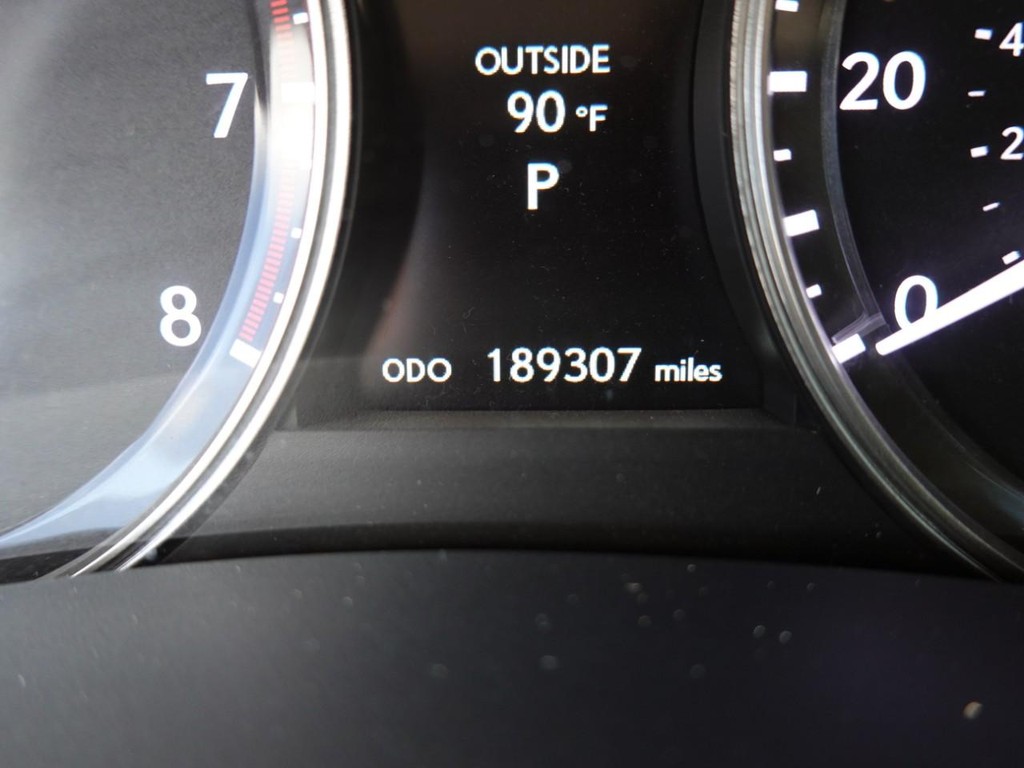 Lexus GS 350 Vehicle Full-screen Gallery Image 12