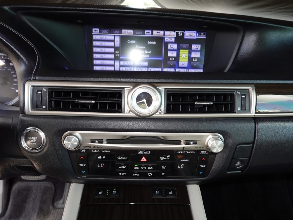 Lexus GS 350 Vehicle Full-screen Gallery Image 14