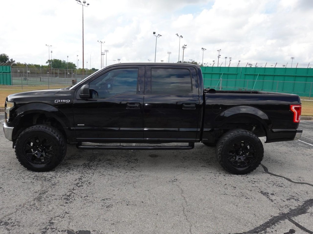 Ford F-150 Vehicle Full-screen Gallery Image 04