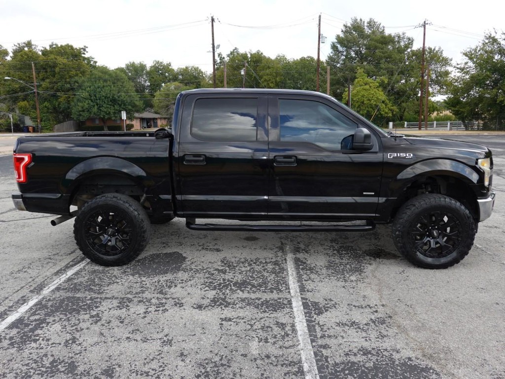 Ford F-150 Vehicle Full-screen Gallery Image 09