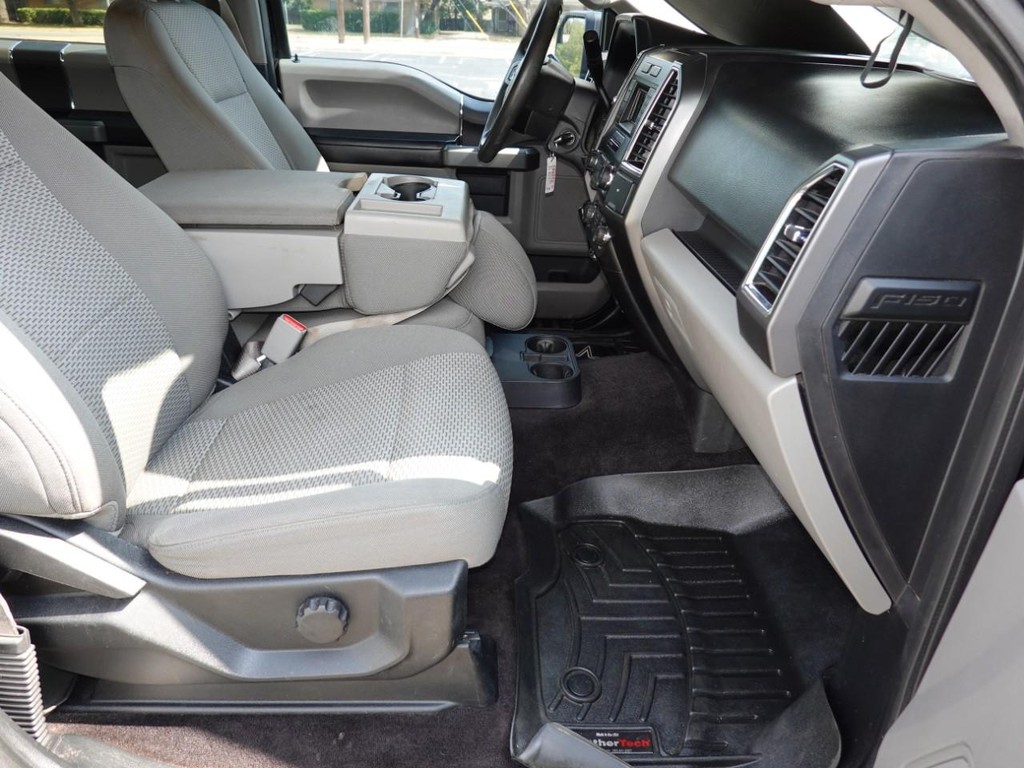 Ford F-150 Vehicle Full-screen Gallery Image 22