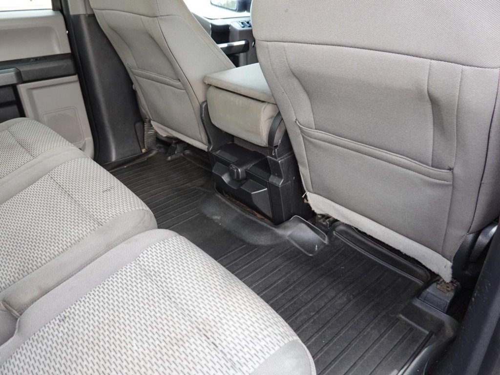 Ford F-150 Vehicle Full-screen Gallery Image 24