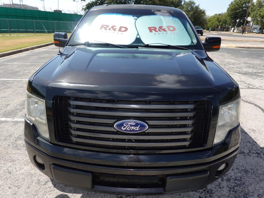 Ford F-150 Vehicle Full-screen Gallery Image 02