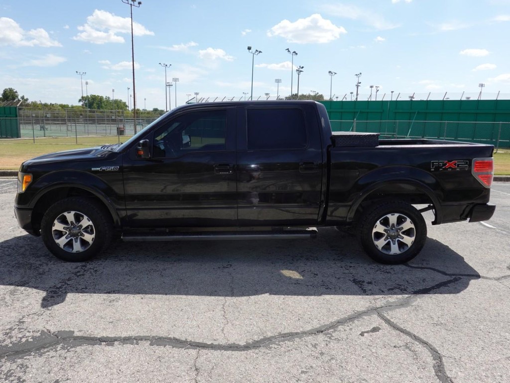 Ford F-150 Vehicle Full-screen Gallery Image 04