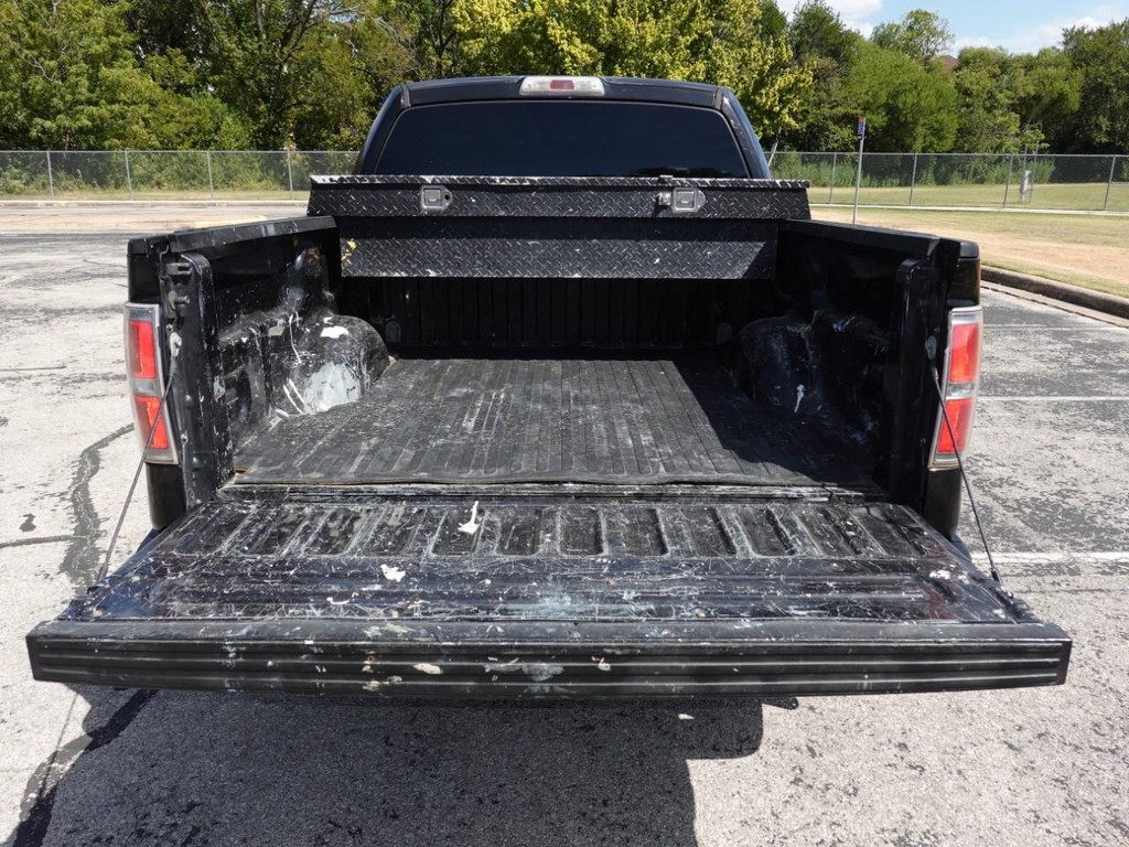 Ford F-150 Vehicle Full-screen Gallery Image 07
